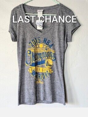 NWT 2015 Golden State Warriors NBA Champions V-Neck Tee - Women’s Large